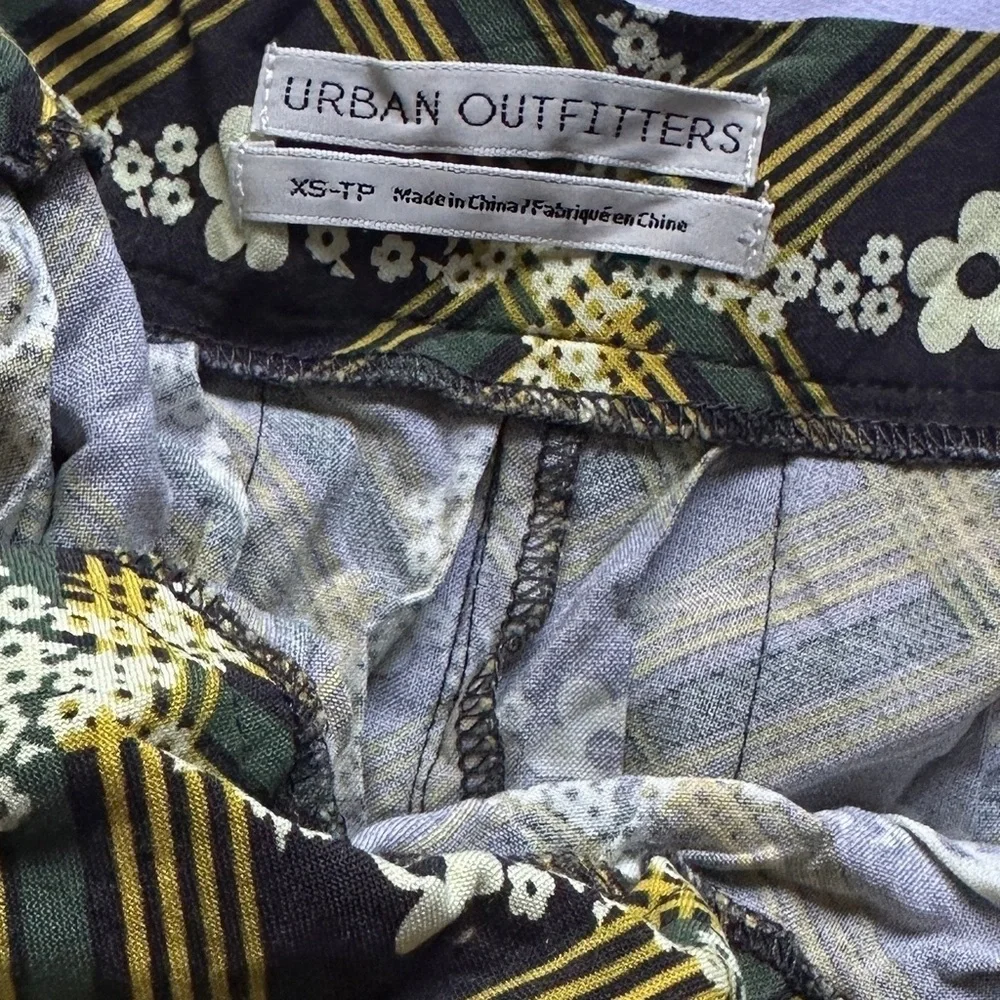 urban outfitters ⋆ pleated skirt